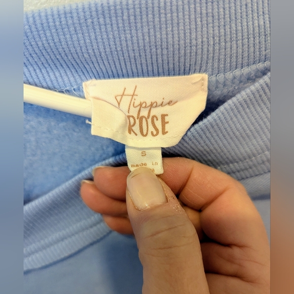 Women's Oversized V-neck Sweatshirt - Picture 3 of 4